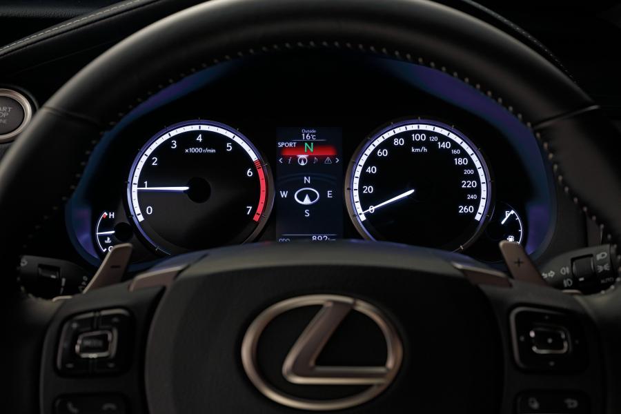  Lexus RC200t 2016 года  (ZA) (фото 3 из 6)